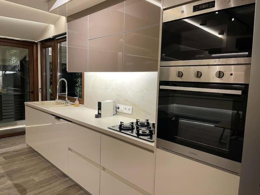 Acropolis Lux Apartment Афіни Екстер'єр фото