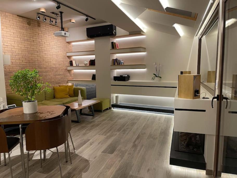Acropolis Lux Apartment Афіни Екстер'єр фото