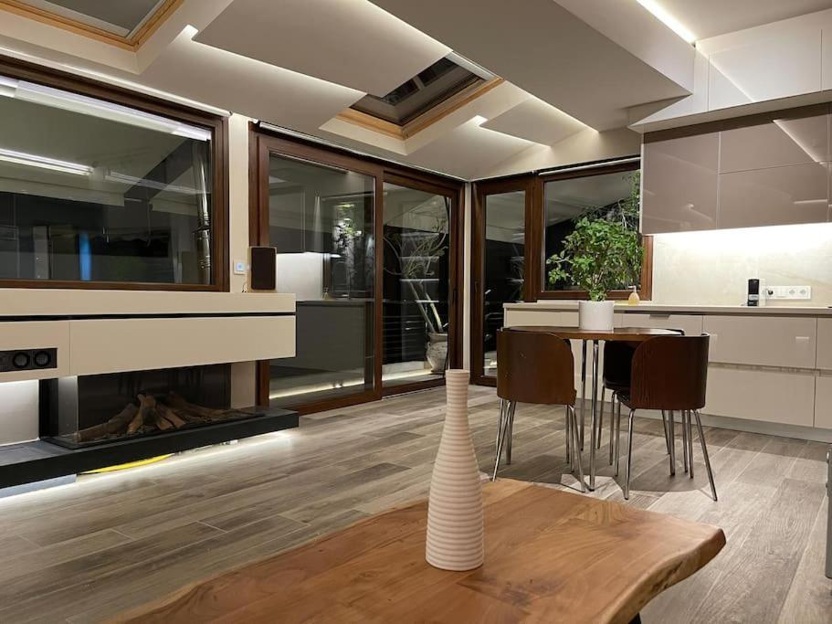 Acropolis Lux Apartment Афіни Екстер'єр фото