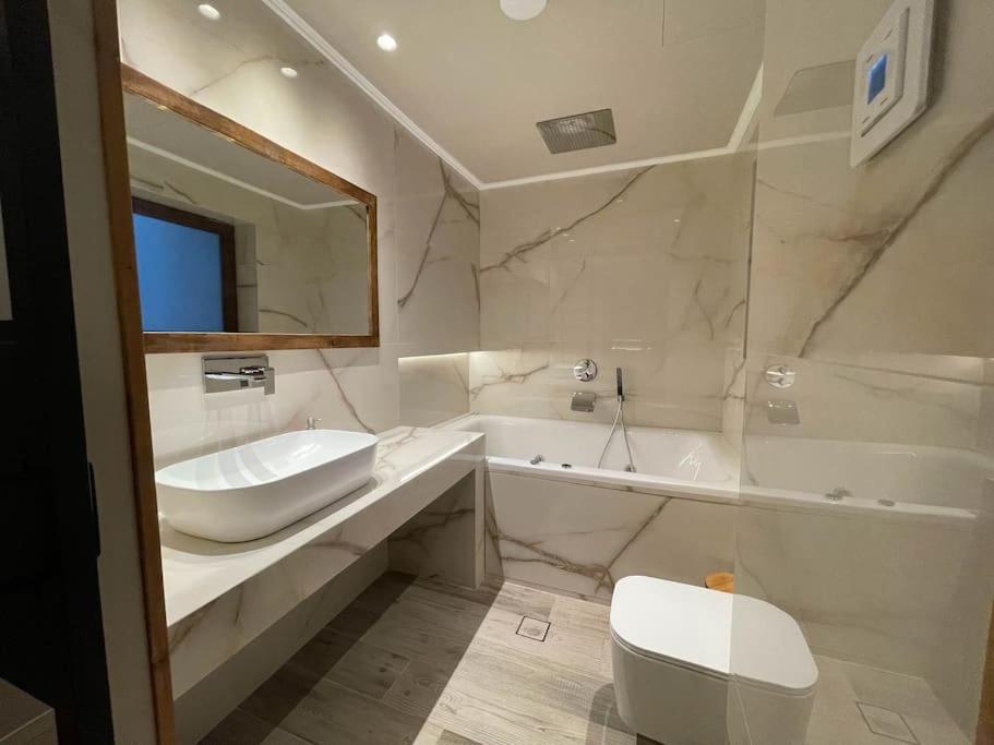 Acropolis Lux Apartment Афіни Екстер'єр фото